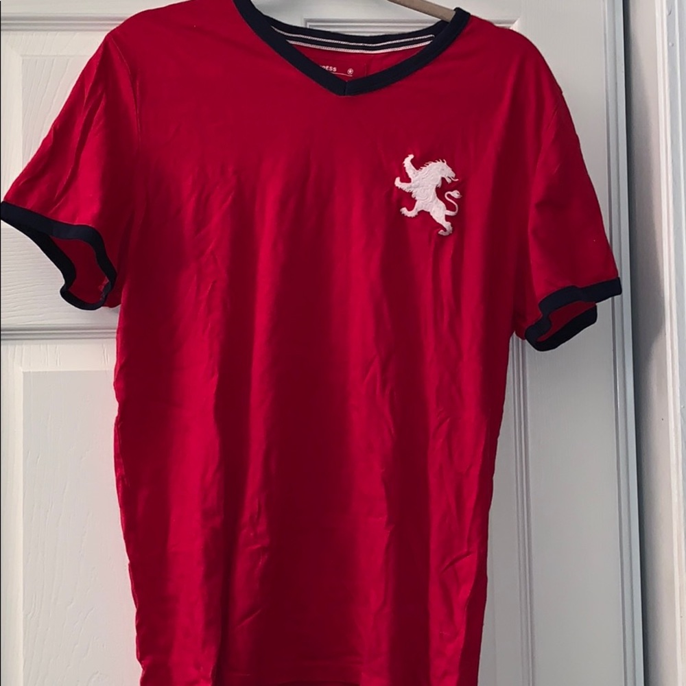 Express t-shirt with white emblem